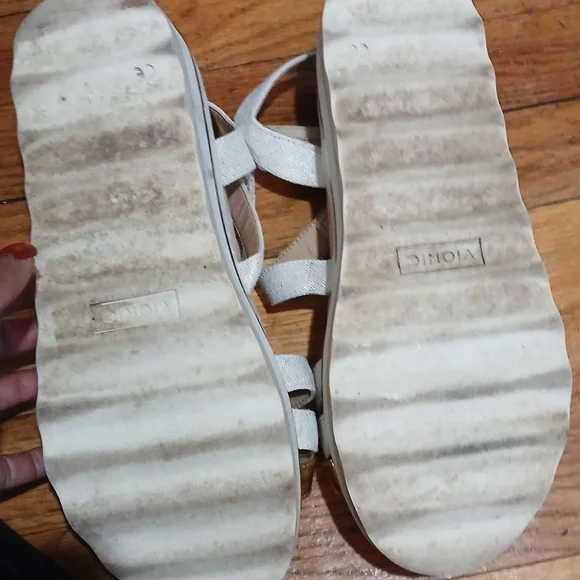 Sandals - Picture 4 of 4